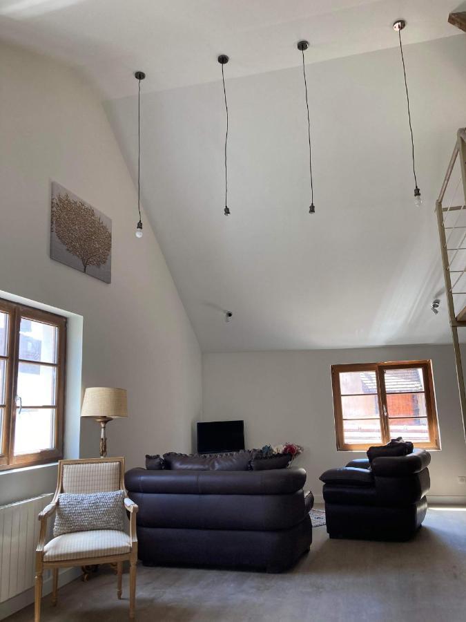 Le Carrosse, La Diligence, Centre Saint Jean De Losne Tarif 2Pers 1 Chambre, Tarif 4 Pers 2 Chambres Экстерьер фото